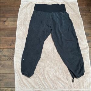Lululemon charcoal Soft stream  joggers